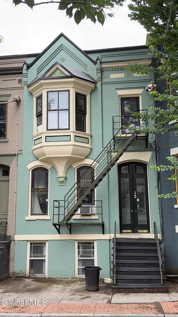 Studio, 500 sqft, $1,100 — Photo 2