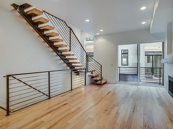 4th image of 2228 W Powers Ave