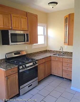 5th image of 44 Farley Ave