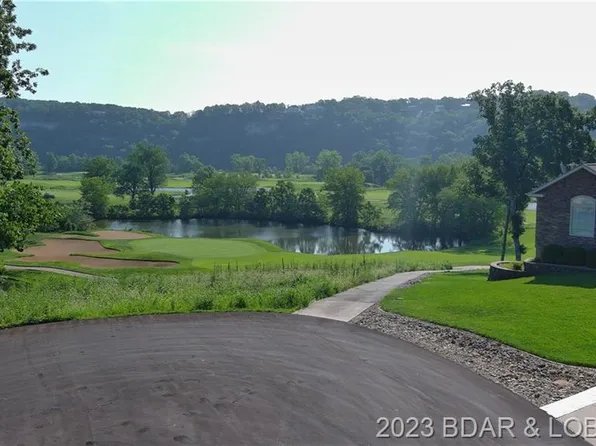 271 Oakmont Ave, Lake Ozark, MO 65049