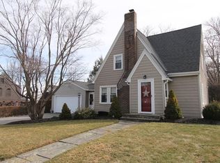 11 Kenilworth Rd, Shrewsbury, MA 01545