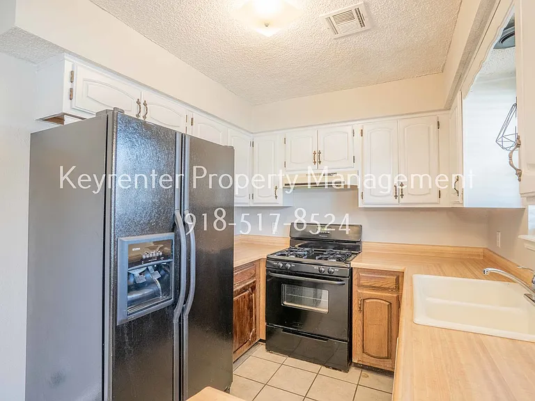 4601 S Cedar Ave — Photo 7