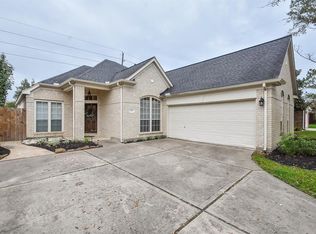 3919 Summerfield Dr, Pearland, TX 77584