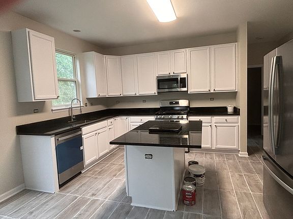 3rd image of 2105 Emma Ave