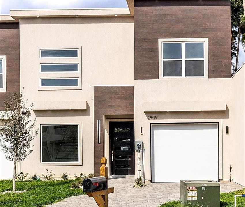 1st image of 2909 N 51st St