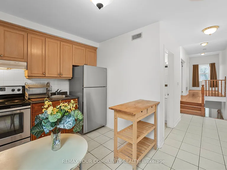 151 Dovercourt Rd #UPPER — Photo 7