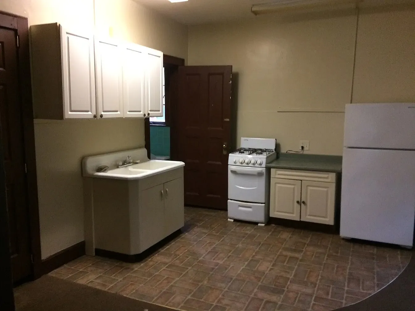 1 bed, $700 — Photo 2