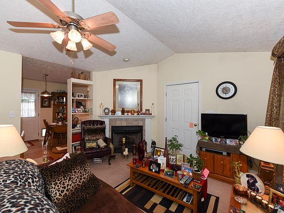 5th image of 1945 Colonial Cir
