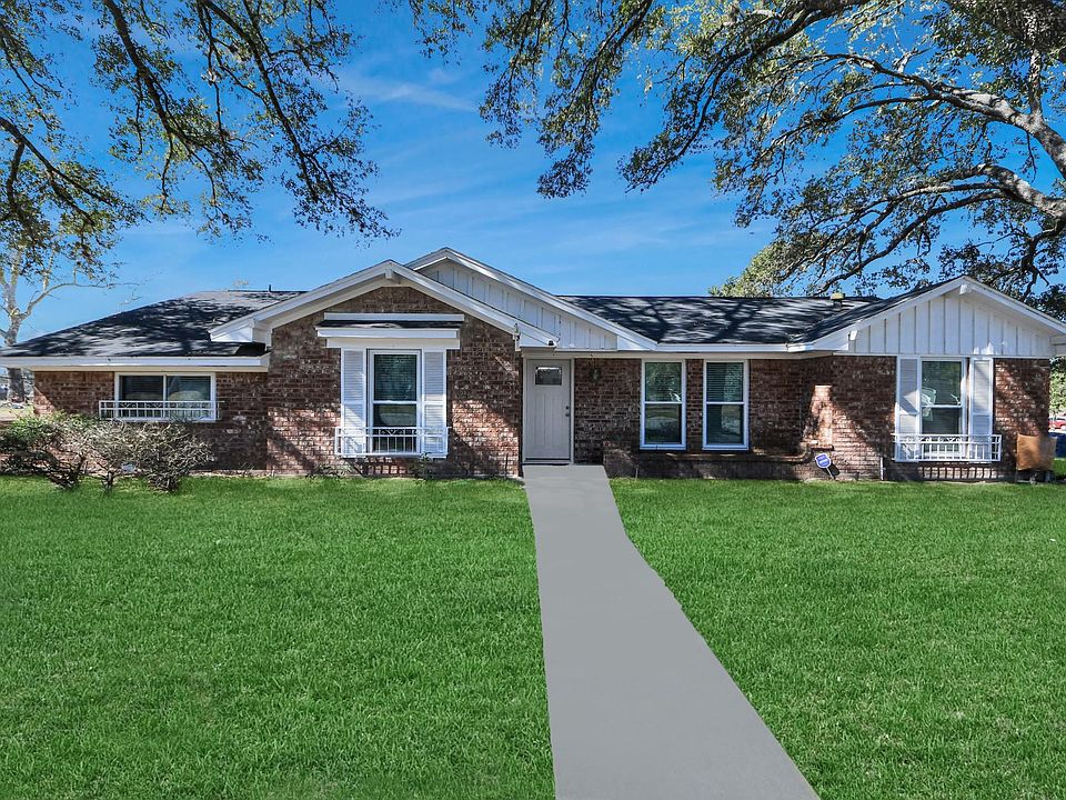 1st image of 1805 9th St