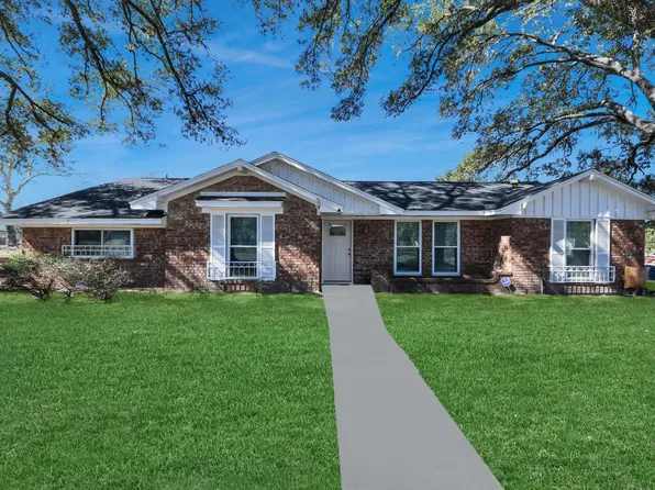 1805 9th St, Hempstead, TX 77445