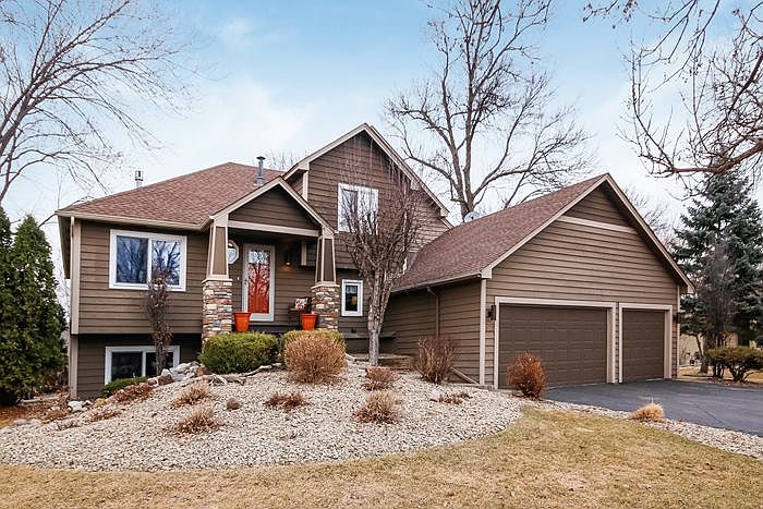 1st image of 2124 Edinbrook Ct N