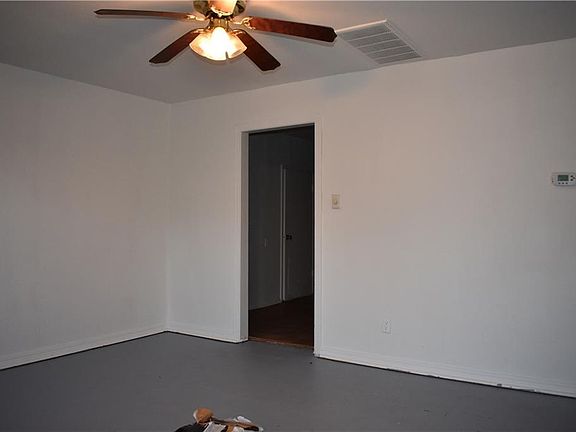 2nd image of 804 W College Ave