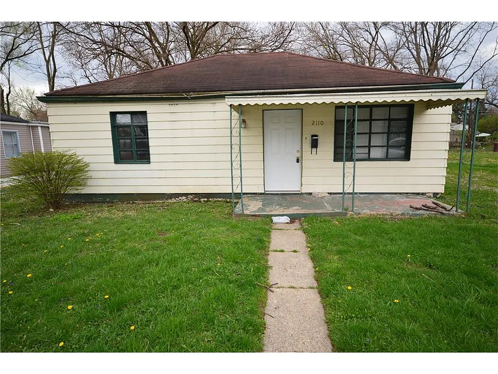 2110 Sharon Ave photo 1