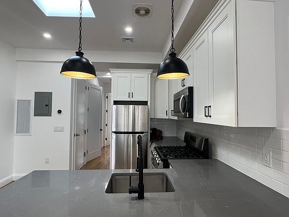 4th image of 432 Atkins Ave APT 2