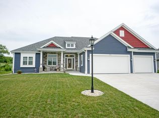 3566 Howell Oaks Dr, Waukesha, WI 53188