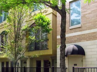 522 N Peoria St, Chicago, IL 60642