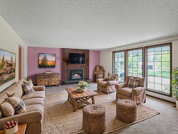 4th image of 2028 E 55th Ave