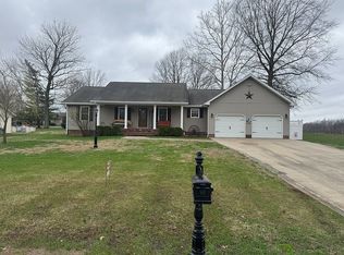 105 N Dent St, Carterville, IL 62918
