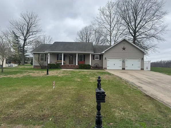 105 N Dent St, Carterville, IL 62918