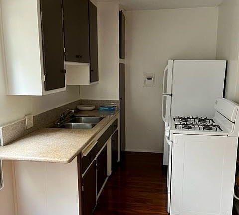 3rd image of 1822 Purdue Ave