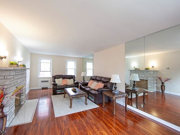 5th image of 31 Elmwood Ave