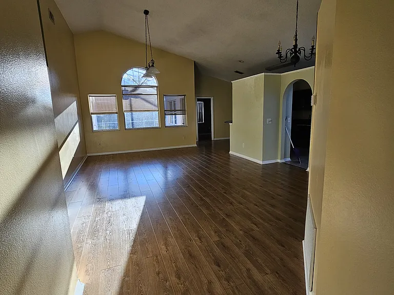 12634 Ringwood Ave — Photo 3