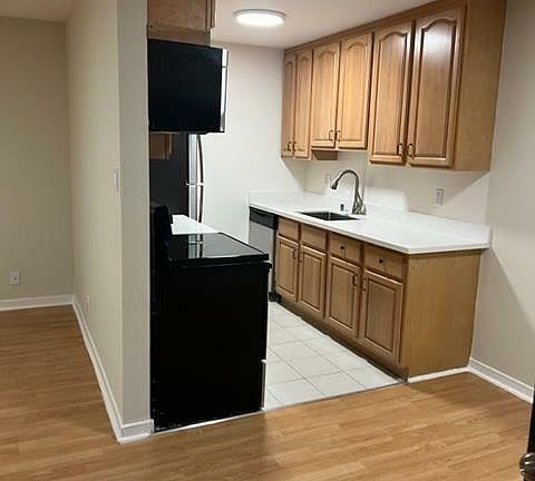 3rd image of 200 Guerrero St APT 203