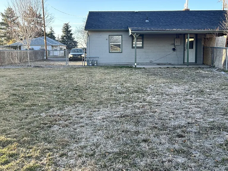 1332 NE Del Norte Ave — Photo 10