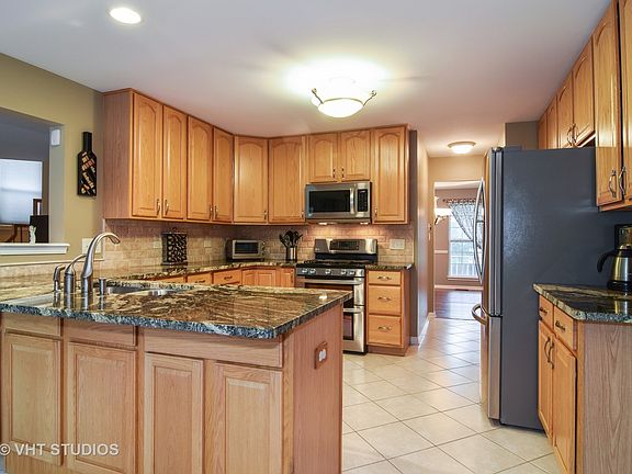 3rd image of 157 Hearthstone Dr