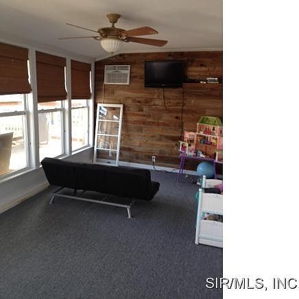 1st image of 610 Durley St