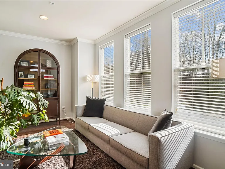 6947 Country Club Ter — Photo 12