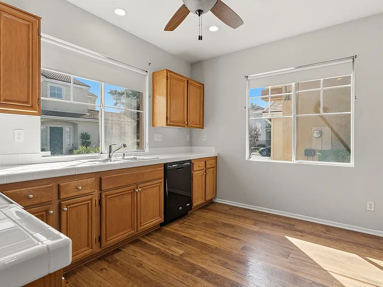 30845 Grenoble Ct — Photo 7