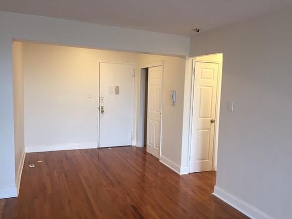 3rd image of 1625 Rockaway Pkwy APT 5A