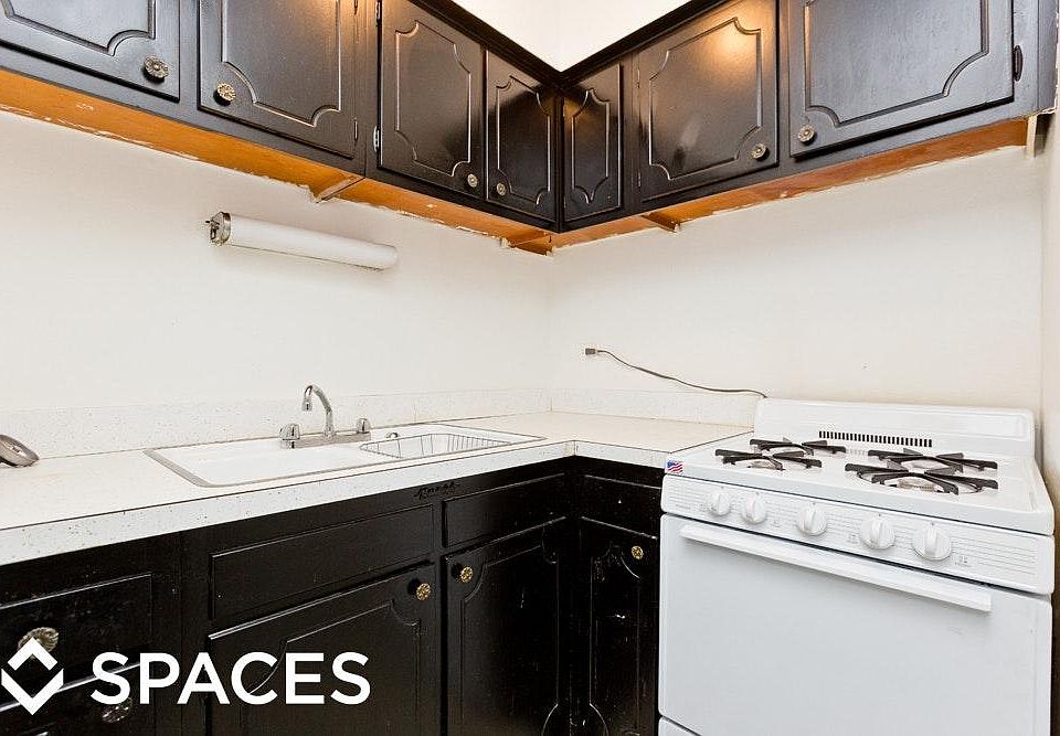 1st image of 516 W Melrose St #2O5