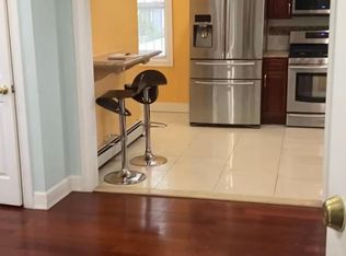 128 S 11th Ave #1, Mount Vernon, NY 10550