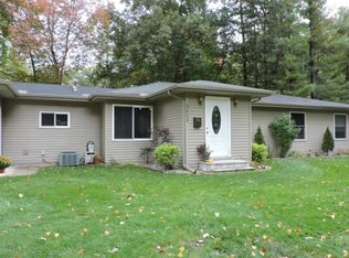 3802 N Bailey Rd, Sanford, MI 48657