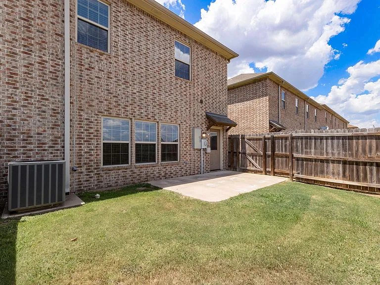 1430 Crescent Ridge Dr — Photo 19