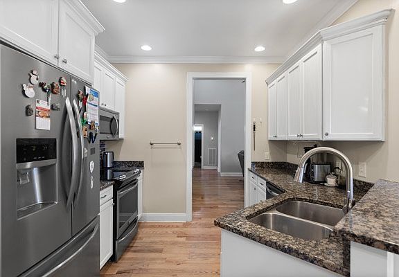 3rd image of 4017 Brimestone Way