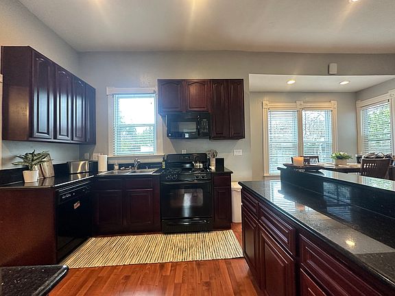 2nd image of 918 25th St #A