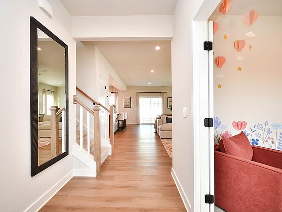 5th image of 313 Nearside Dr