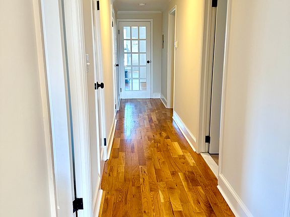 4th image of 72 Van Ness Ter Floor 2