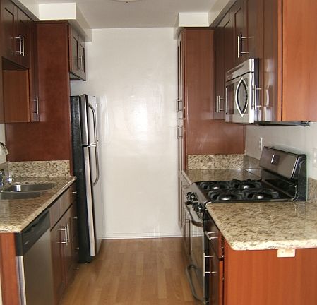 5th image of 1405 Amherst Ave APT 106