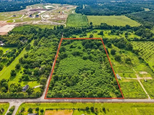 3901 Holmes Rd, Richmond, TX 77406