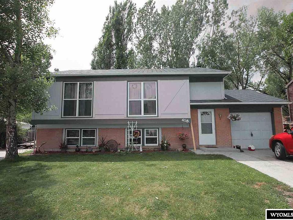 1st image of 418 Pinnacle Dr
