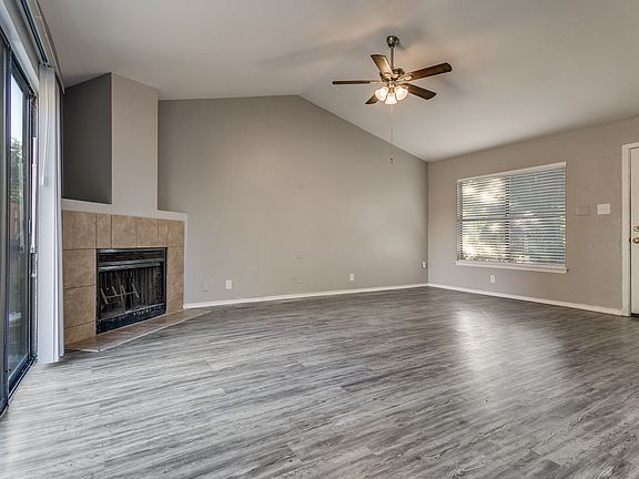 4th image of 4031 Sunrise Bluff Dr