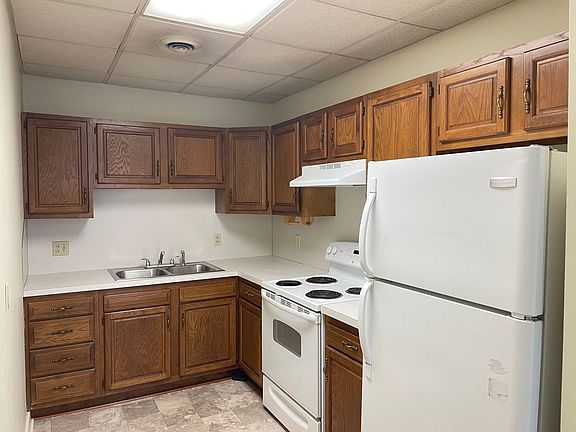 2nd image of 116 W Market St APT C