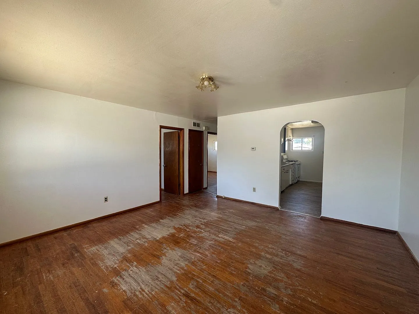 2 bedroom 1 bathroom duplex for rent in Aztec — Photo 2