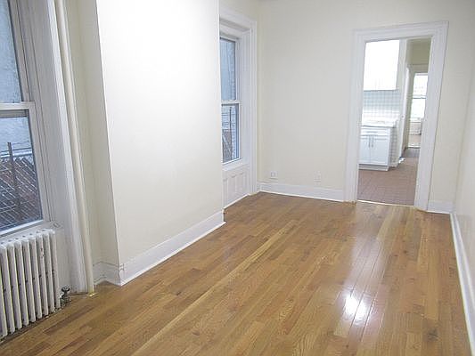 5th image of 443 Lincoln Pl APT 1L