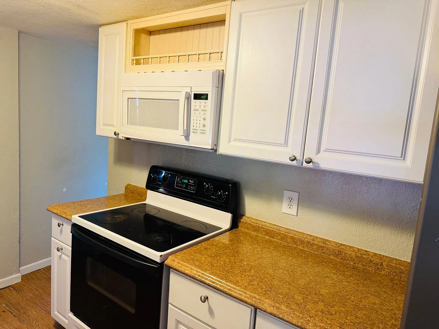 1006 Howard Ave. — Photo 4