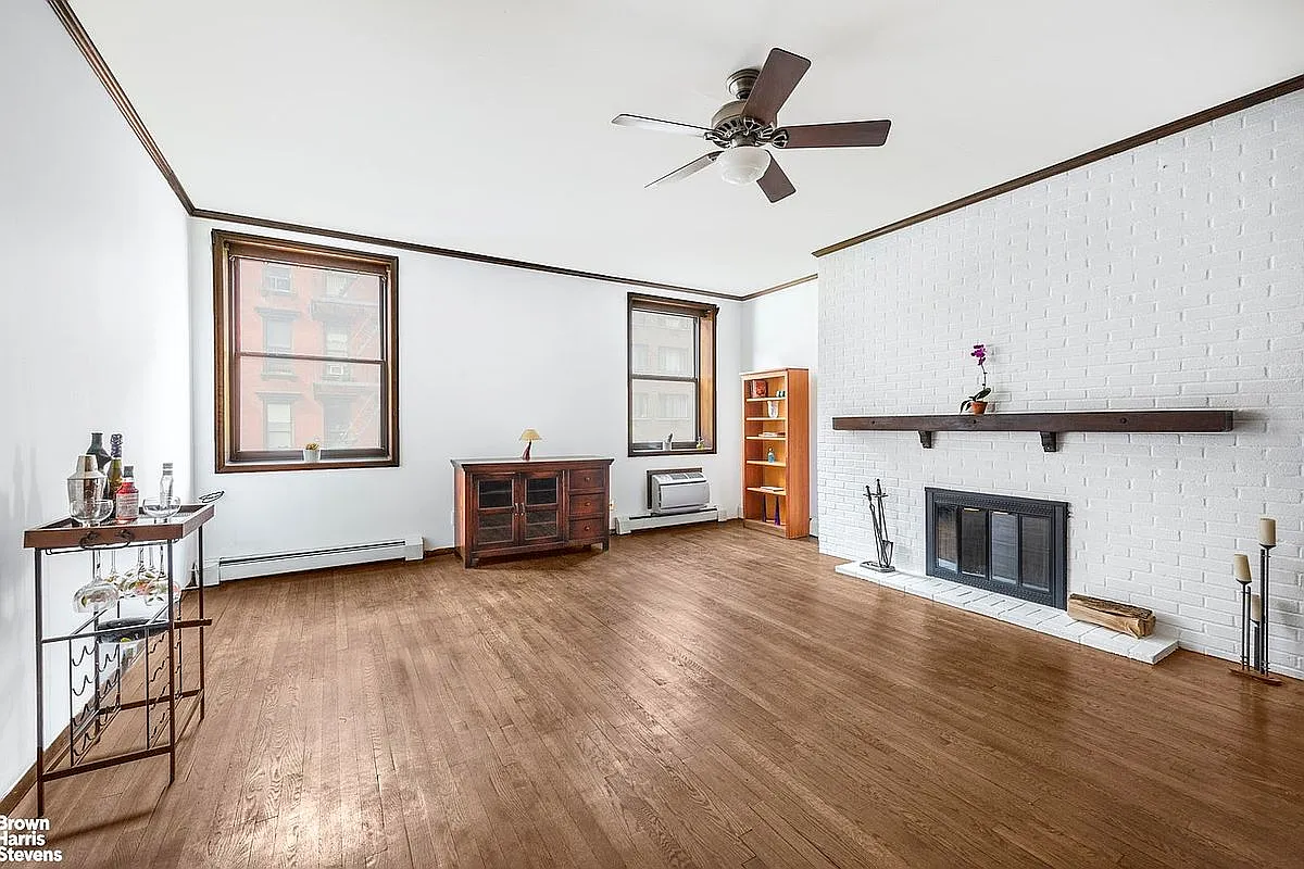 521 W 47th St APT 2D photo 1